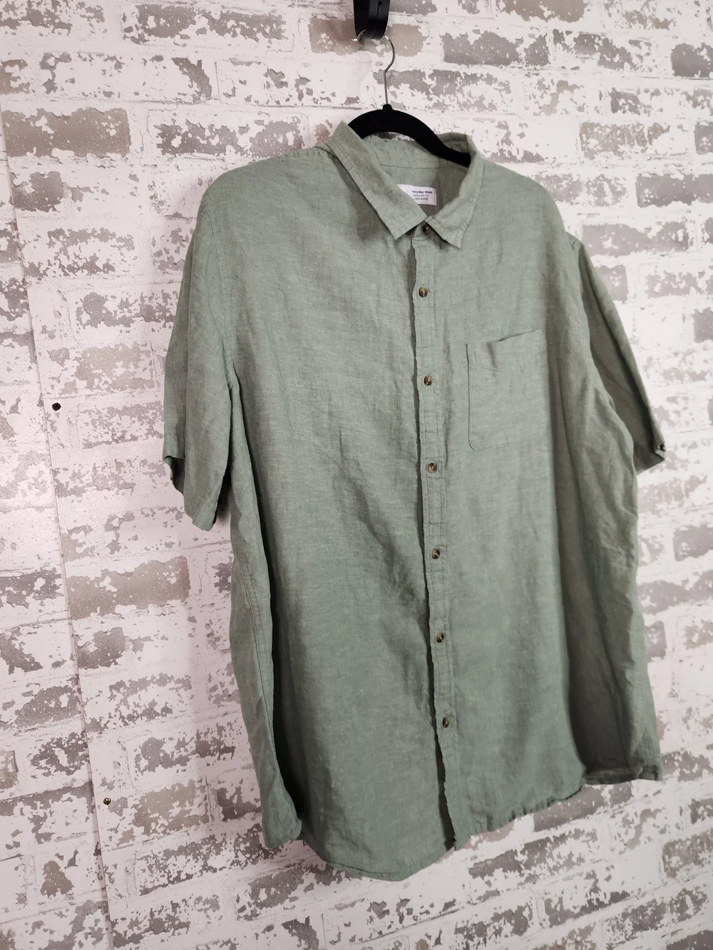 Old Navy Light Linen  Sage Green Short-Sleeve Button-Down Shirt